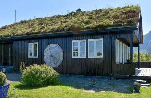 Gjengstoa Casa | 9 person holiday home in Farstad-By Traum