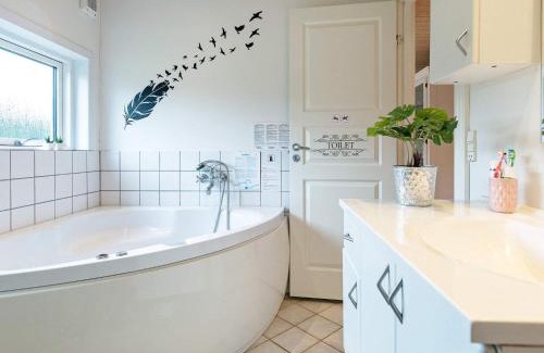 Ristinge Casa | 9 person holiday home in Humble-By Traum