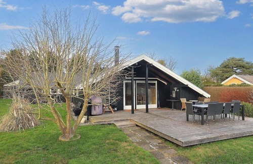 Togeholt Casa | 9 person holiday home in Præstø-By Traum