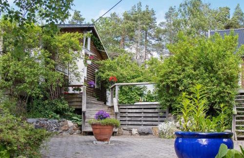 Flemingsberg Casa | 9 person holiday home in HUDDINGE