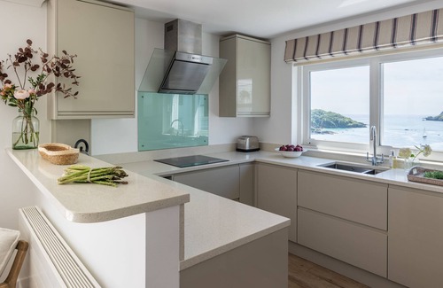Salcombe Cabaña | 9 Poundstone Court - an apartment that sleeps 6 guests in 3 bedrooms