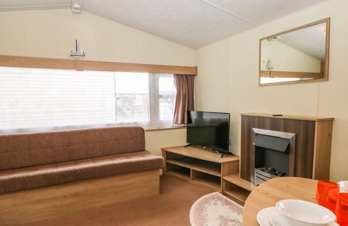 Netley Casa | 90 SOLENT BREEZES, pet friendly, country holiday cottage in Warsash