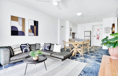 Cairns Central Business District Condominio | 901 Harbour Lights- Luxury 2BR Waterfront Apartment | Stunning Marina Views | Pool + Sauna