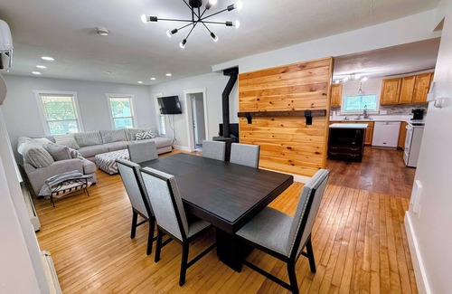 Bethlehem Casa | 91M: Renovated Bethlehem home with hot tub, firepit, large yard!, walk to restaurants