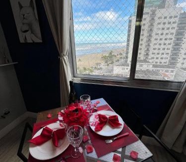 Guilhermina Apartamento | 920 Vista Mar - Studio enfrente a Praia - WIFI - Restaurantes, Padaria e Mercadinho ao lado, Quiosques Bar com música ao vivo