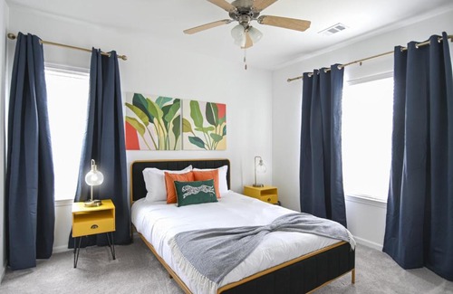 Orange Park Apartamento | 9203- 2 Bed Sleeps 6-Pool-Gym-Pet-EV