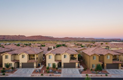 Santa Clara Casa | 94, 95, 96 | 3 Neighboring Homes, Kid Friendly w/Hot Tub's, Game Stations, Air-hockey, and More!
