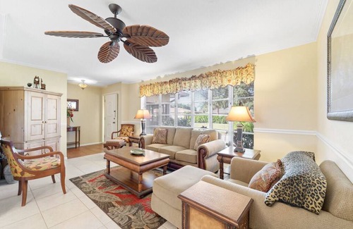 Venice Gardens Casa | 9434LAKESIDEVIMH - Lakeside House