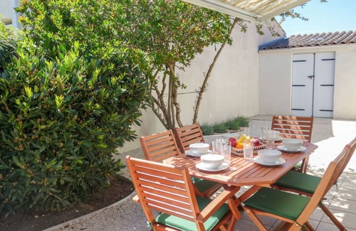 Vaux-sur-Mer Otro | 97 m² Alojamiento ∙ 3 habitaciones ∙ 6 huéspedes