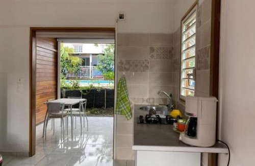 Saint-Charles Apartamento | 971F2-Gîte Sud-Ô-Naturel "Mangue'Divine" pool view