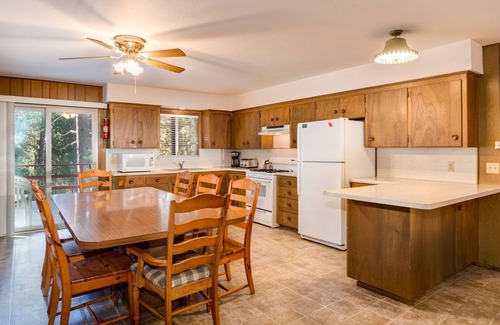 North Wawona Cabina | Deer Hollow - ¡Consigue tu naturaleza!