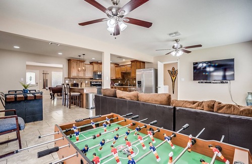 Cox Heights Casa | 6 camas! ¡ENTRENAMIENTO DE PRIMAVERA! PHX Open + PutGolf / PingPong