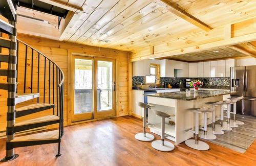 Hunter Casa | 9BR/5BR/Hottub/2 Saunas 6 min to Hunter on 30 private acres
