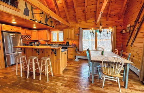 Franconia Cabina | 9N Mountainside Cabin in Franconia Heights, Dog Friendly, Stunning Views!
