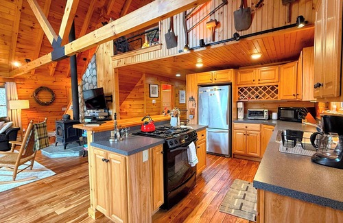 Franconia Cabina | 9N Mountainside Cabin in Franconia Heights, Dog Friendly, Stunning Views!