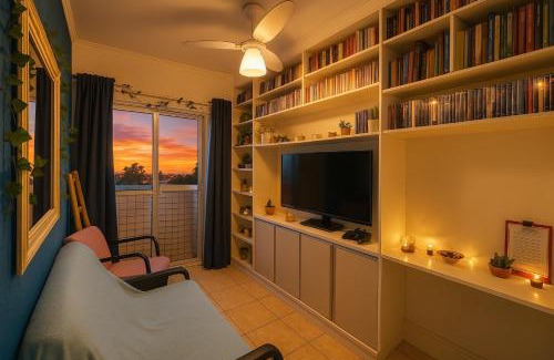 Solemar Apartamento | Aᴘᴀʀᴛᴀᴍᴇɴᴛᴏ ɴᴀ Pʀᴀɪᴀ Gʀᴀɴᴅᴇ - sᴜᴘᴇʀ ᴀᴄᴏɴᴄʜᴇɢᴀɴᴛᴇ ᴇ ғᴀᴍɪʟɪᴀʀ, ᴄᴏᴍ ɢᴀʀᴀɢᴇᴍ, Wɪ-Fɪ, TV , ʟɪᴠʀᴏs, ᴅᴠᴅs! Nᴀ ᴘʀᴀɪᴀ ᴍᴀɪs ʟɪᴍᴘᴀ ᴅᴀ PG!