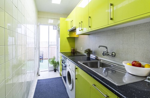 Puerta del Angel Condominio | ¡A 7 minutos del Parque de Madrid Rio! Piso con acogedora terraza
