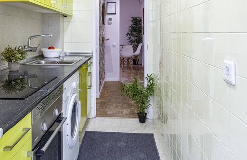Puerta del Angel Condominio | ¡A 7 minutos del Parque de Madrid Rio! Piso con acogedora terraza