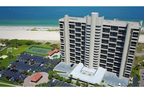 Sand Key Condominio | A "10" on 10 - Beachfront Condo w/180° Views of the Water & Private Balconies