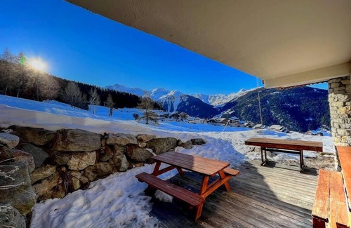 Vallandry Chalet De Esquí | A 10 person chalet directly on the piste with panoramic views