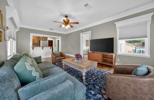 Tyler Casa | A 1921 Craftsman With Charm!