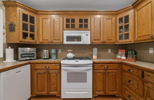 Tyler Casa | A 1921 Craftsman With Charm!