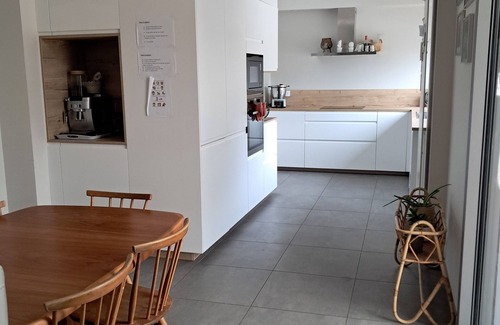 Laval Casa | A 1h15 de Paris, Grande Maison de Ville, Piscine Chauffée, Proximité Halage