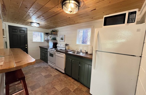 Keystone Cabina | Una cabina de 2 dormitorios y 2 baños llena de belleza y carácter personalizado.