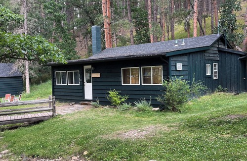 Keystone Cabina | Una cabina de 2 dormitorios y 2 baños llena de belleza y carácter personalizado.