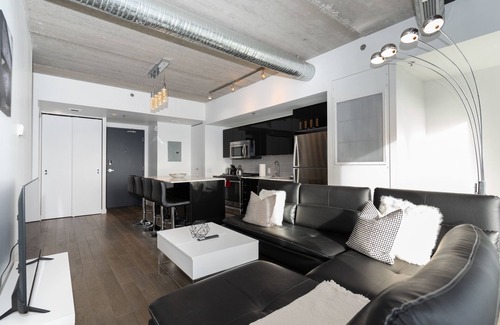 Downtown Winnipeg Condominio | A 2 BR Unit in the Iconic Glasshouse Skylofts (1905)