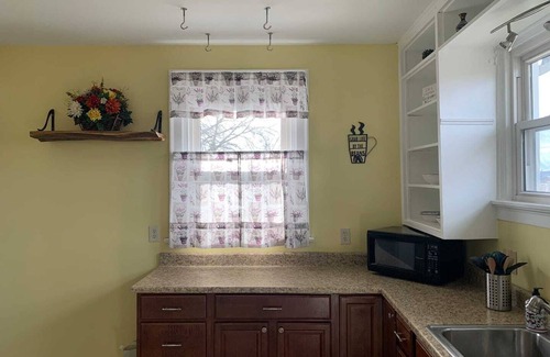 Norwood Casa | A#2 Charming Apt perfect 4 traveling professional