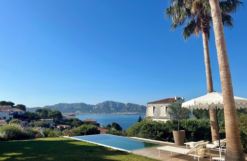 Endoume Casa | A 250m de la Mer, VUE Panoramique Mer, Derrière un Parc, Maison Méditerranéenne!