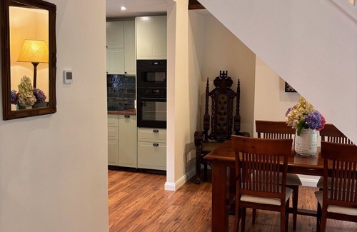 Limavady Cabaña | A 2bed, 2bath cottage with loft suite located in the historic Walworth Demesne.