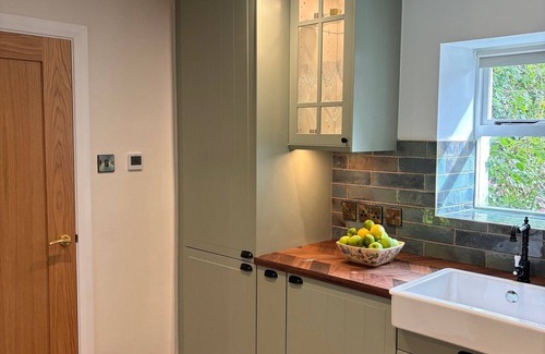 Limavady Cabaña | A 2bed, 2bath cottage with loft suite located in the historic Walworth Demesne.