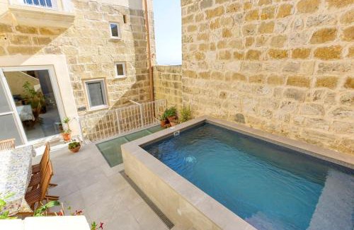 Zebbug Apartamento | A 2BR farmhouse with private pool in Zebbug & BBQ by 360 Estates