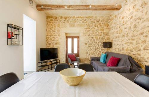 Zebbug Apartamento | A 2BR farmhouse with private pool in Zebbug & BBQ by 360 Estates