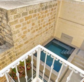 Zebbug Apartamento | A 2BR farmhouse with private pool in Zebbug & BBQ by 360 Estates