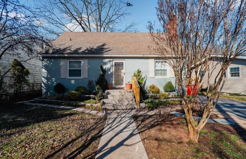 Bolivar Casa | A 3-bedroom house just a 20-minute walk from historic Harpers Ferry.