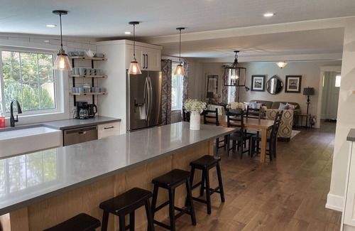 Historic Old Town Casa | A 4 Bedroom Vacation Rental with Heated Pool in Old Town Niagara on the Lake.