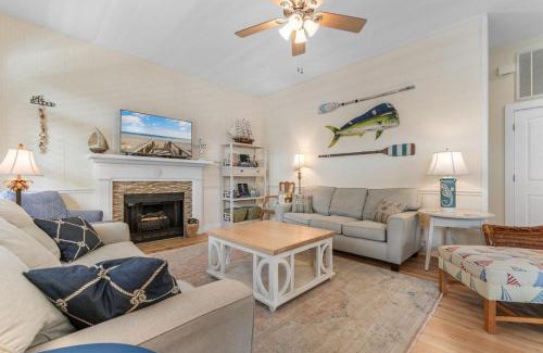 Litchfield by the Sea Casa | A 4 Bedroom House in Gated Litchfield By the Sea