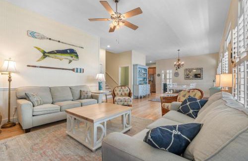 Litchfield by the Sea Casa | A 4 Bedroom House in Gated Litchfield By the Sea