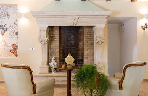Cola Apartamento | A 5-minute walk from the Villa dei Cedri spa park