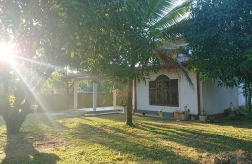 Dambulla Hotel | A A A Guest House