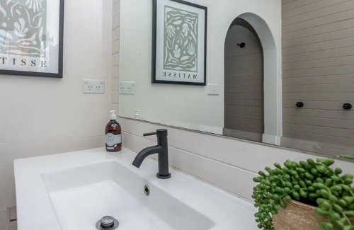 Albert Park Casa | A+ Albert Park. Brilliant Bayside Home. Sleeps 4.