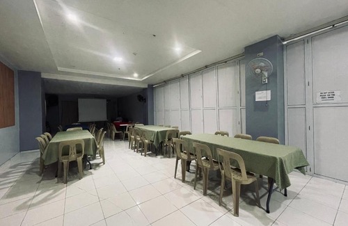 Legazpi Hotel | A and A Bed and Breakfast Inn powered by Cocotel