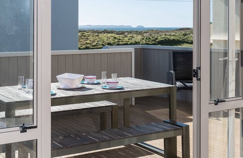 Papamoa Beach Cabaña | A Beach Barn Haven - Papamoa Holiday Home