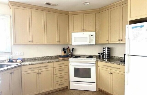 Northeast Virginia Beach Casa | A Beach Haven - North End VB