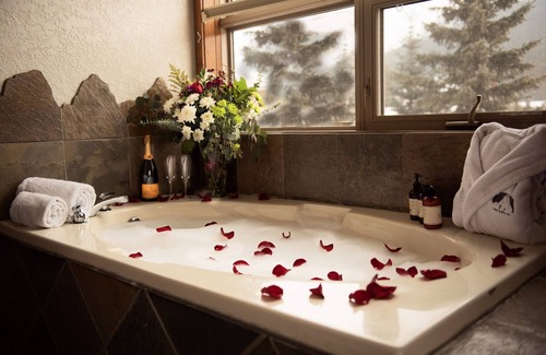 Eagle Terrace Hotel | A Bear and Bison Inn