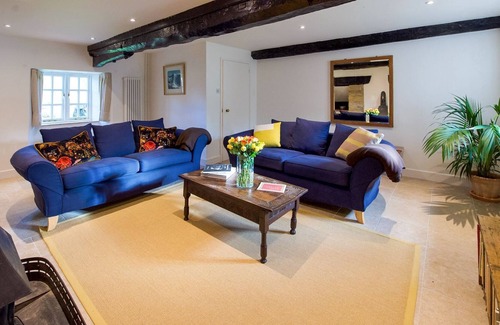 Yeovil Apartamento | A beautiful 17th Century cottage, recently renovated to a high standard whilst retaining the charact