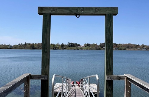 Mid-Coast and Islands Casa | A beautiful 3 bedroom home overlooking Basin Cove.